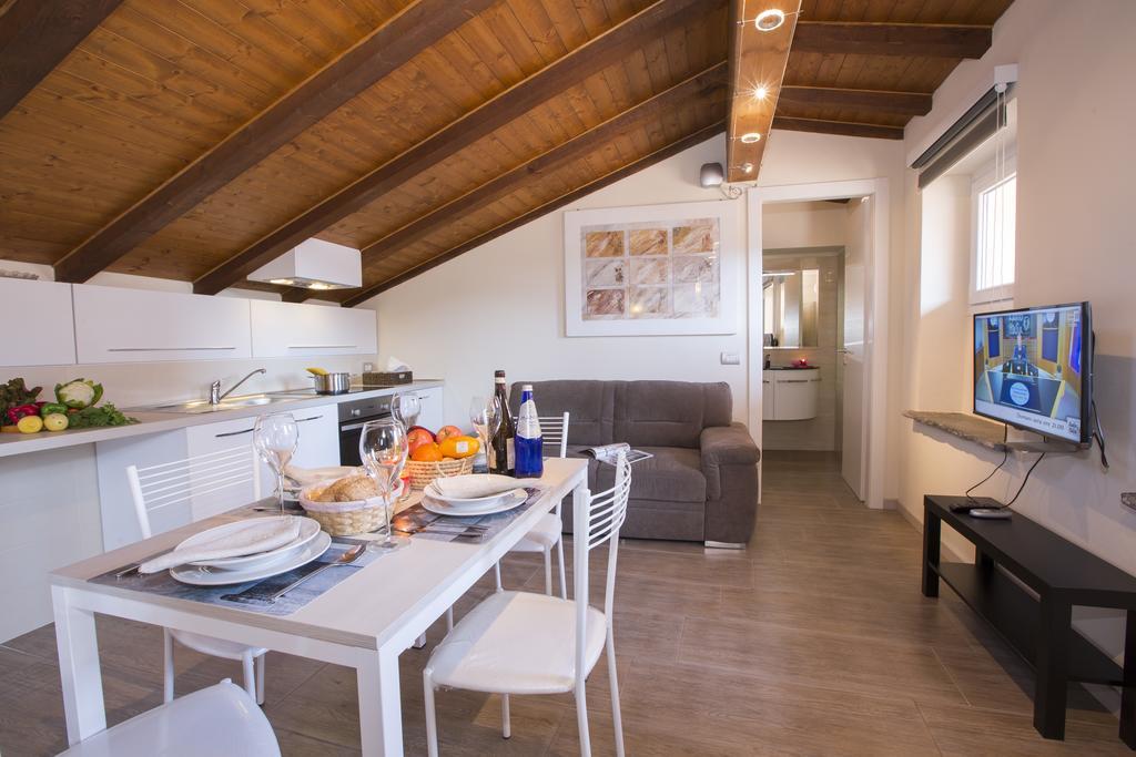 Medioevo In Centro Apartment Como Exterior photo