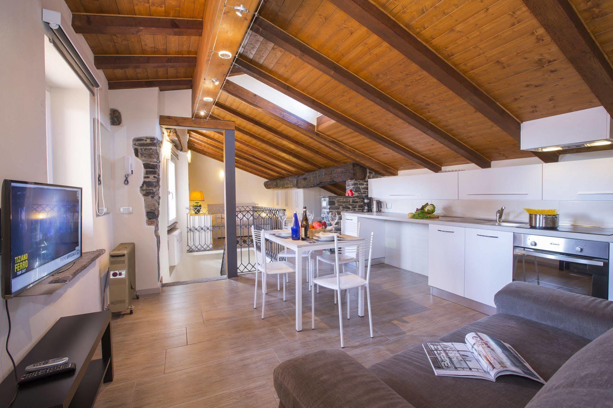 Medioevo In Centro Apartment Como Exterior photo